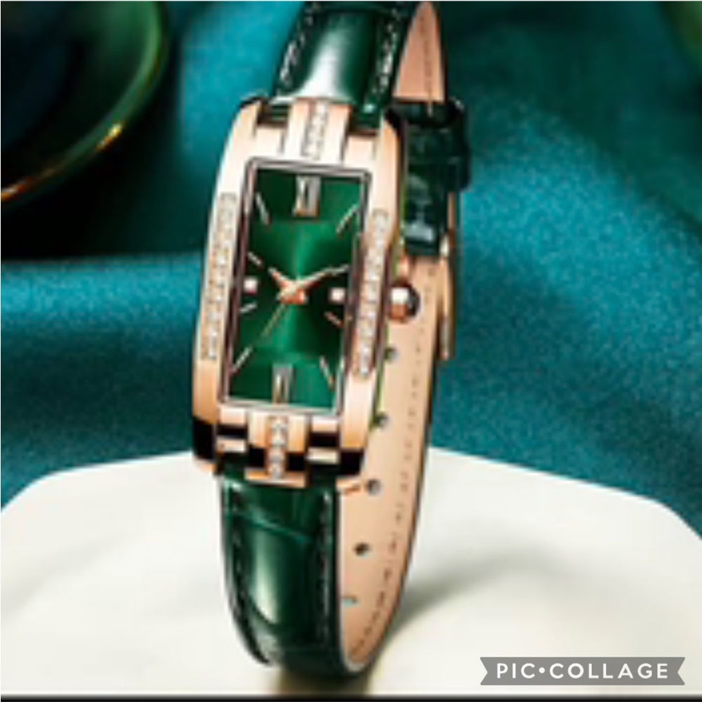🎁Green Rhinestones Ladies Watch & green stone Bracelets.
